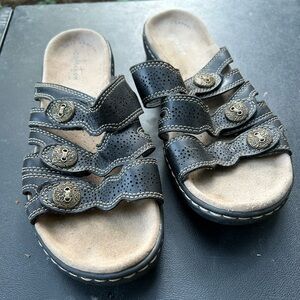 Size 9, ultimate comfort collection sandals